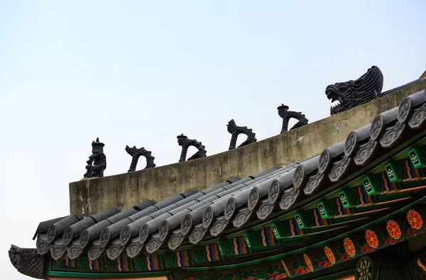 Nap részlet Kilátás a régi Szöul Gyeongbokgung palota — Stock Fotó