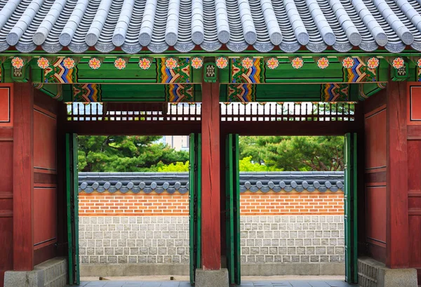 Λεπτομέρεια ημέρας Άποψη του παλιού παλατιού της Σεούλ Gyeongbokgung — Φωτογραφία Αρχείου