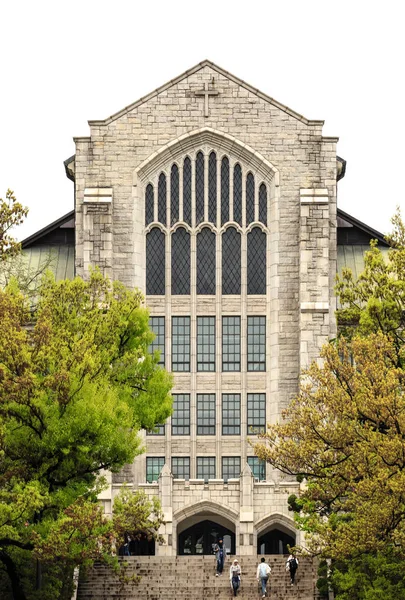 Seúl, Corea del Sur-26 ABR 2019: Ewha Womans University, Famous All Female University con el estilo vintage Arquitectura — Foto de Stock