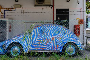 Singapore-16 DEC 2017: abandon vintage style blue color car on the street