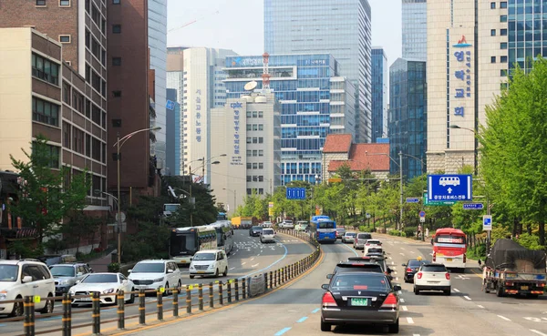 Seúl, Corea-24 ABR 2019: Vista del día de la carretera del área central de la ciudad de Seúl — Foto de Stock