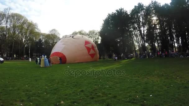 19.03.2017 brugherio (mb) 在意大利 brugherio 的派对气球的表现 — 图库视频影像