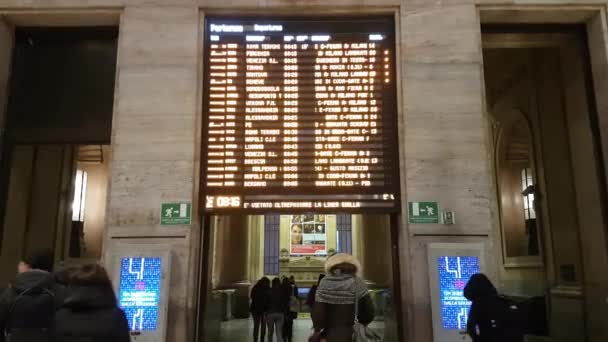 2020 Milán Italia Marcador Tren Dentro Estación Central Milán — Vídeo de stock