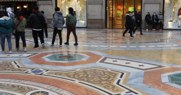 2020 Milano Italien Människor Galleriet Vittorio Emanuele Milanos Piazza Duomo — Stockvideo