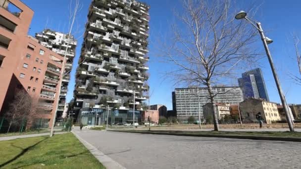 2020 Mediolan Włochy Mediolan Bosco Verticale Hiper Lapse Słoneczny Dzień — Wideo stockowe