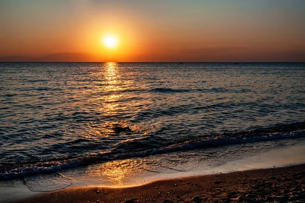 Dramática Puesta Sol Sobre Mar Montaña Fotografiado Pirgos Sani Halkidiki — Foto de Stock