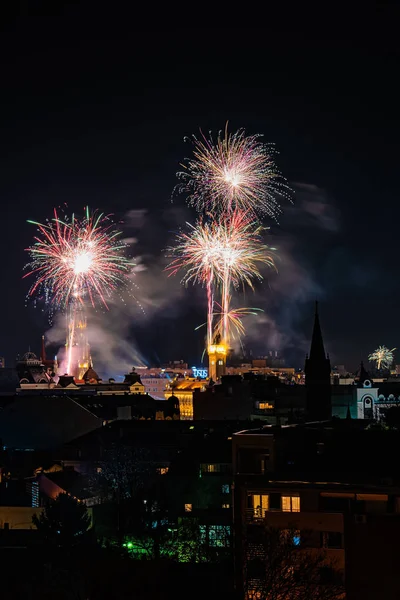 Novi Sad Serbia Januar 2020 Silvesterfeuerwerk Novi Sad Romanpanorama Traurig — Stockfoto