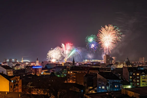 Novi Sad Serbia Januar 2020 Silvesterfeuerwerk Novi Sad Romanpanorama Traurig — Stockfoto