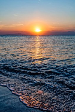 Denizde güzel bir gün batımı