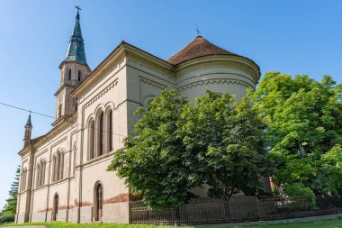 Ecka, Sırbistan - 30 Haziran 2019: Sırbistan 'ın Eka kentinde Vaftizci Katolik Kilisesi. 1864 'te, 1794' ten beri eski kilisenin bulunduğu yere dikildi..