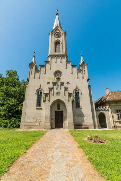 ノヴィ セルビア 2019年8月6日 セルビアのノヴィ サドにキリスト教会を改革 この宗教的な建物は改革派カルヴァン主義教会とも呼ばれている 現在の建物は1865年に建てられました — ストック写真