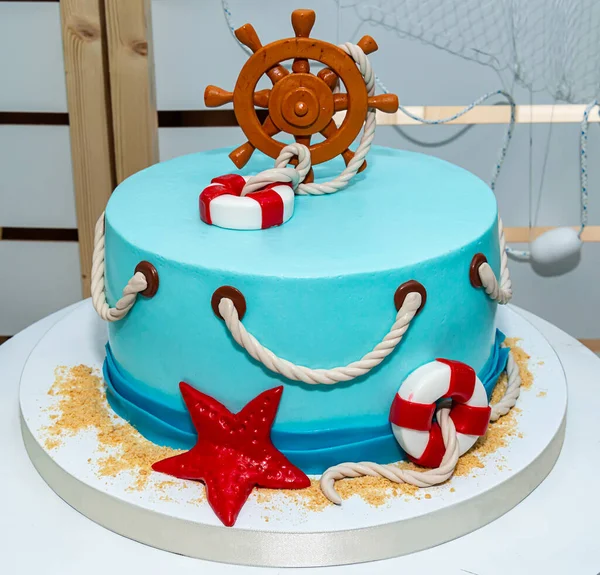 Pastel Cumpleaños Con Estrellas Mar Rojas Cinturón Salvavidas Yelmo Barco — Foto de Stock
