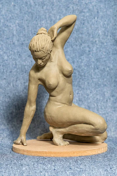 Escultura Gesso Uma Menina Nua Desconhecida — Fotografia de Stock
