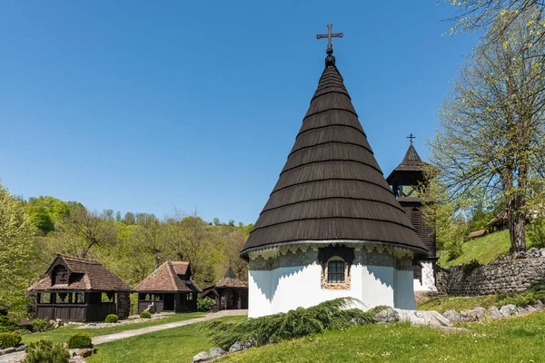 Krupanj Сербія Квітня 2019 Dobri Potok Церковний Парк Утворений Унікальний — стокове фото