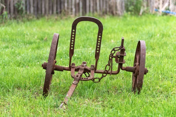 Rusted Old Metal Plow Soil Treatment Tool Works Help Animals — Stock Photo, Image