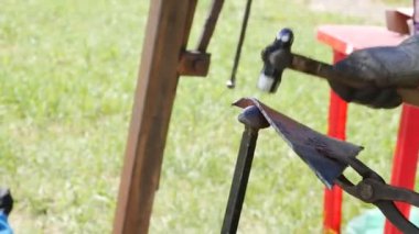 Demirci bir detay hazırlıyor.