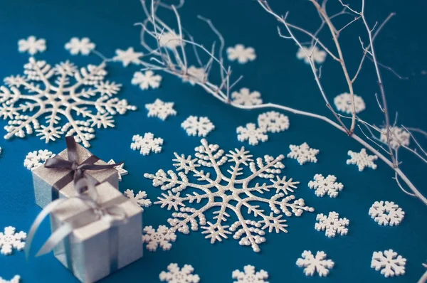 Noel şenlikli mavi arka plan, güzel bir şablon... 