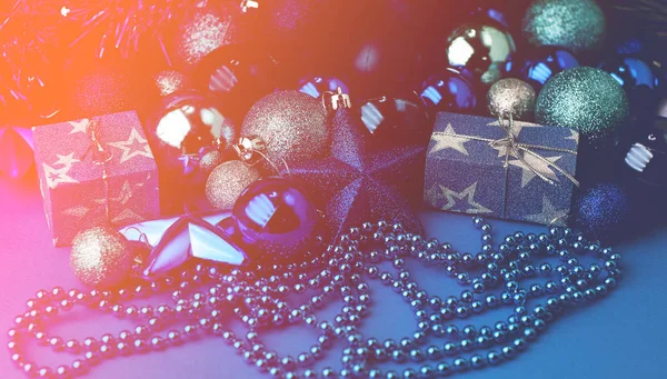 Natal fundo azul festivo, em que reside um monte de diff — Fotografia de Stock