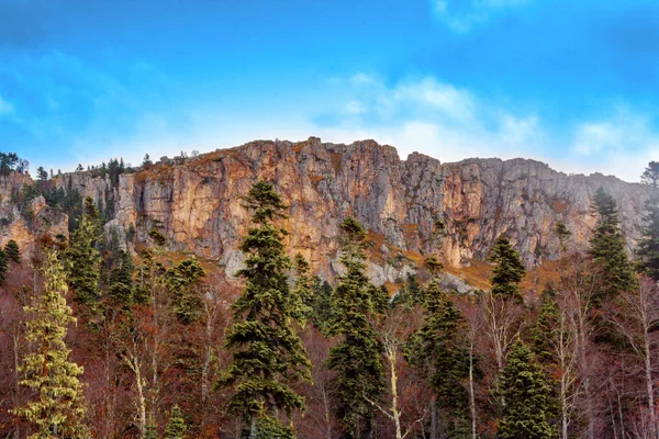 Las rocas del Cáucaso Norte — Foto de Stock