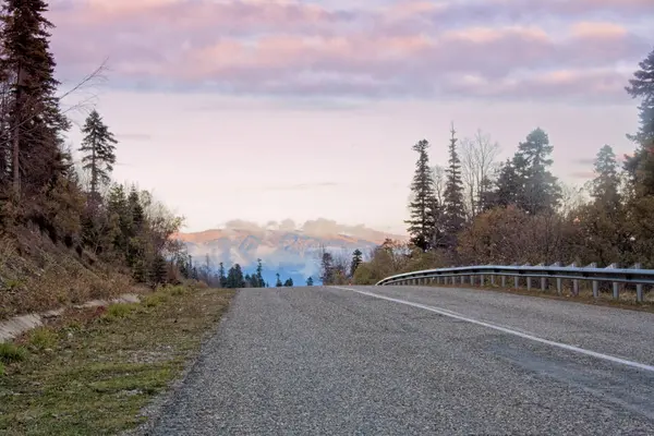 Road on a mountain pass — Stock Photo, Image