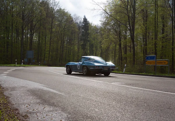 Chevrolet Corvette C2 1964 на историческом ралли ADAC Wurttemberg — стоковое фото