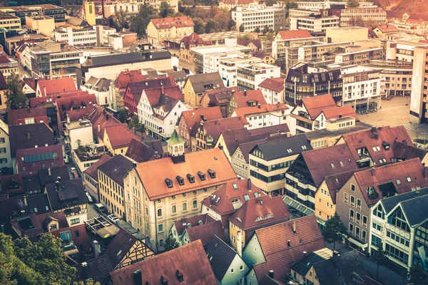Çatılarına Heidenheim der Brenz eski bir şehir erken sabah güneş ışığı altında Baden Wurttemberg, Almanya