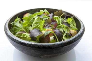 Vejetaryen favori, kıtasal kahvaltı salatası ve çeşitli sebzeler.