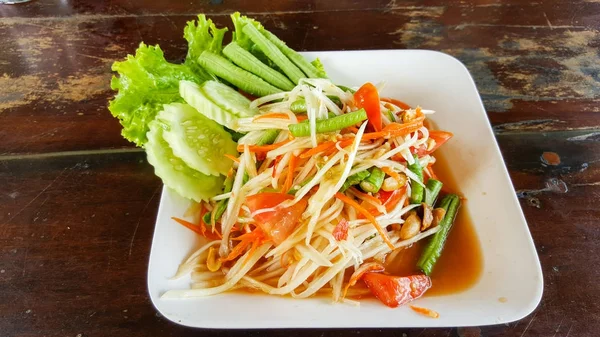 Würzige grüne Papaya-Salat, Meeresfrüchte Samui — Stockfoto