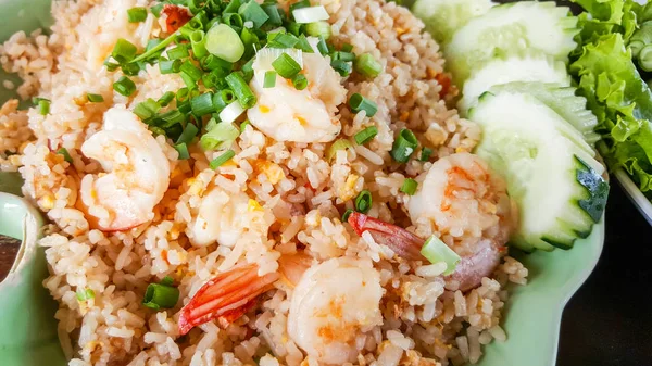 Gebratener Reis mit Garnelen, Meeresfrüchte Samui — Stockfoto
