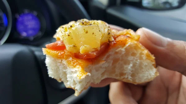 Comer no carro, hora de ponta — Fotografia de Stock