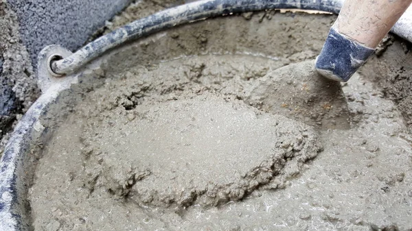 Küvet, harç Beton karıştırma çimento ile tuğla lay