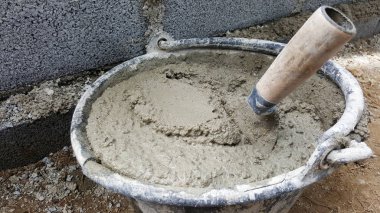 Küvet, harç Beton karıştırma çimento ile tuğla lay