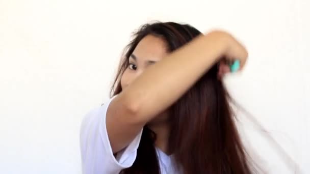 Joven Hermosa Mujer Con Pelo Largo Peluquería Salón Belleza Sobre — Vídeo de stock