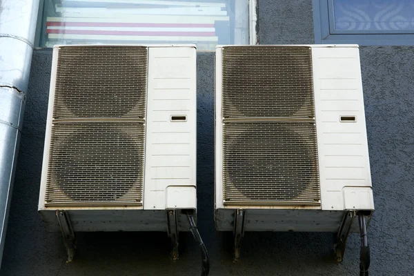 Acondicionadores Aire Oficina Para Ventilación Refrigeración Por Aire Calefacción Habitación — Foto de Stock
