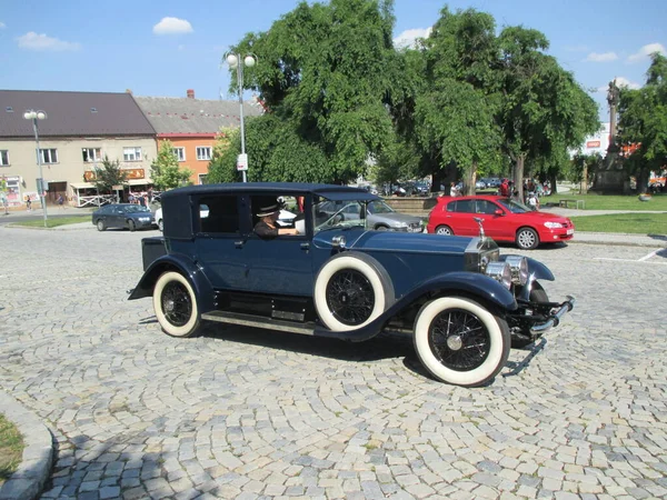 Исторические Автомобили Выставке — стоковое фото