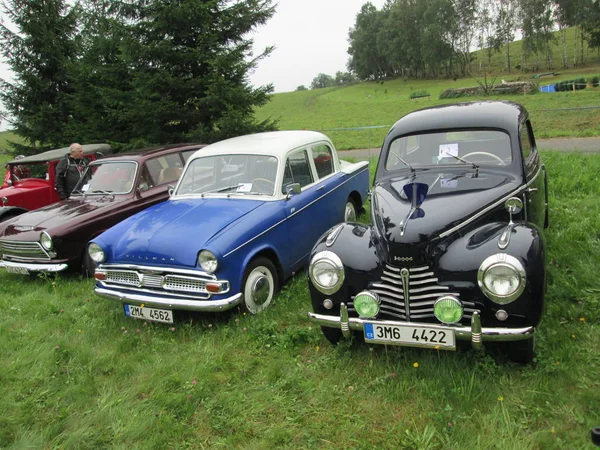 Historische Autos Auf Der Ausstellung — Stockfoto