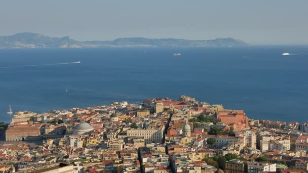 Vista panorámica de lo anterior en los lugares de interés de la ciudad de Nápoles — Vídeos de Stock