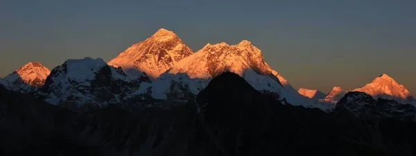 Golden sunset Himalayalar, Everest Dağı
