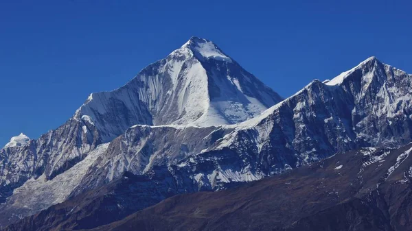 Mount dhaulagiri und tukuche peak — Stockfoto