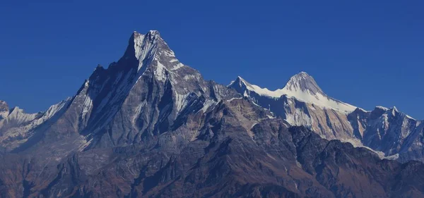 Mount Machapuchare and Lamjung Himal — Stock Photo, Image