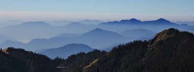 Mohare Danda towarts güneyden görüntülemek