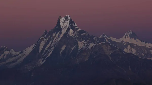 Monte Machapuchare dopo il tramonto — Foto Stock