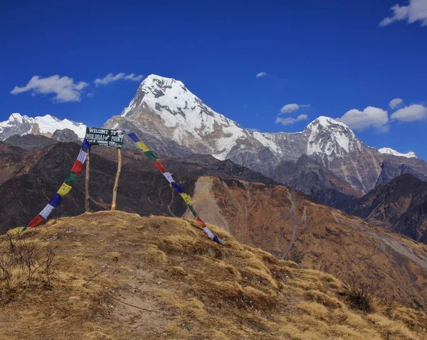 Annapurna jih a Hiun Chuli, pohled z Muldhai kopce — Stock fotografie