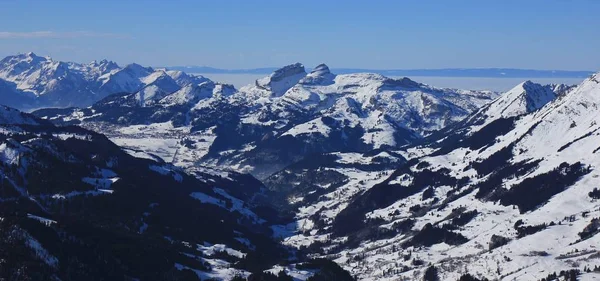Inverno nel Cantone di Vaud, Alpi svizzere — Foto Stock