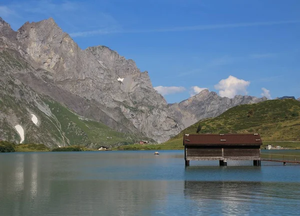 Zomerdag bij lake Trubsee — Stockfoto