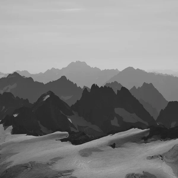 Rugged mountains and glacier, view from mount Titlis — Stock Photo, Image
