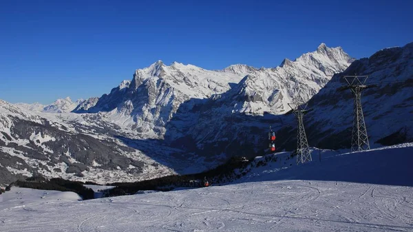 Dia de esqui em Grindelwald — Fotografia de Stock