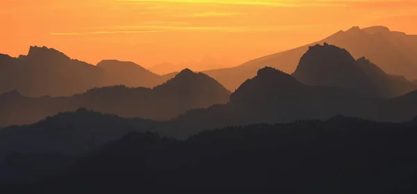 Sunrise a svájci Alpokban, Nézd a mount Rigi. — Stock Fotó