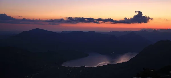 Vista do nascer do sol a partir do monte Stanserhorn . — Fotografia de Stock