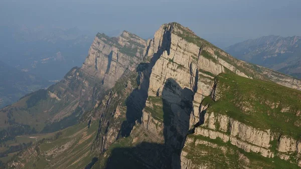 Rock layers in the Churfirsten mountain range — Stock Photo, Image